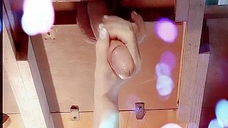 โดนรีดนม จิ๋มน้ำเงี่ยนเลอะเต็มไปหมด