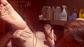 eating and fucking on washing machine again