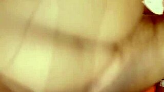 Shaved Pussy On Display In This Hot Update!