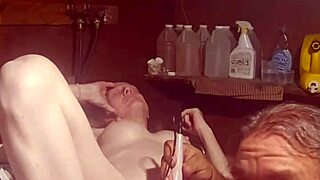 eating and fucking on washing machine again