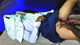 Pacar remaja coba vibrator baru sama guru untuk squirt mengejutkan