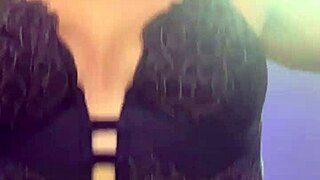 Hey, my sexy feet are craving some licking and sucking, come pamper them with your mouth 😘