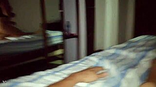 Sex in Guayaquil center before yellow night.