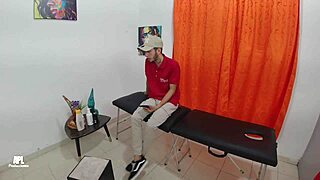 Masajista with huge cock bangs client’s big ass. She’s left craving more!