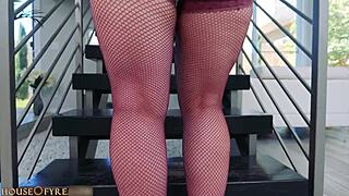 Summer Hart's juicy oiled ass rides