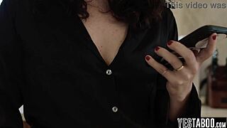 Big ass latina milf calls for laptop fix, what happens next?