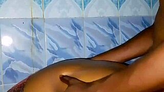 샤워 전에 내 큰 가슴 베이비랑 채팅