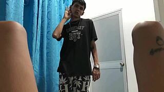 sugary babe lily jerks phallus in style