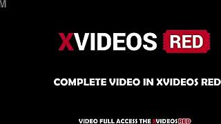 Melhor Amiga da Minha Namorada Faz Boquete Completo