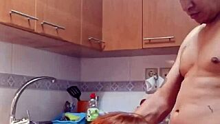 Desayunando La Vagina De Mi Suegra En La Cocina