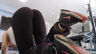 Naughty Blonde Shows Off At The Gym