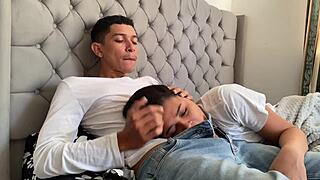 변태 스텝파더 큰자지로 내 입에 사정할까?