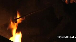 Označil sem njeno pičko s sužnjim znamenjem v Izgubljeno ob prihodu 2, ponižujem svojo lepo evropsko služkinjo z BDSM.