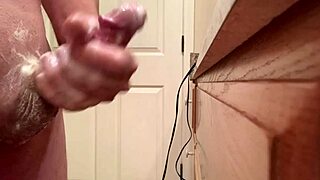 i'm losing it watching this crazy homemade public hairy edging clip