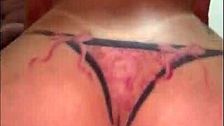 The cuckold is late, so I bent over for a quick doggystyle with another guy 😏