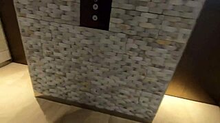 セレブな街・二子玉川で見つけた高級感あふれる美人妻に顔射2発＋中出し2発！顔もマ コも他人のザーメンにまみれ汚されるセレブ妻！！