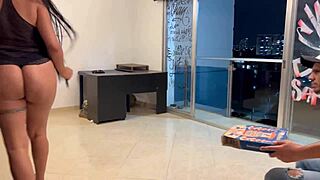 Hey, I seduced the delivery guy for deepthroat and pizza! 🍕😉