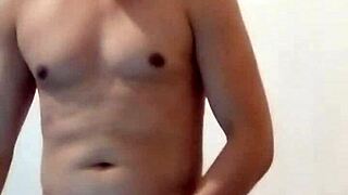 Masturbirao sam se u sobi drugara