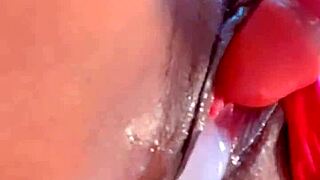 i lick my pussy and masturbate until i cum