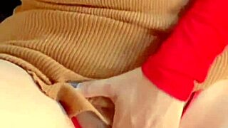 i lick my pussy and masturbate until i cum