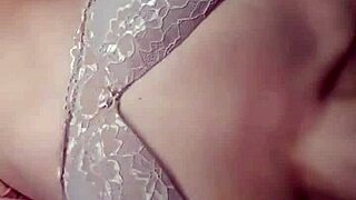 mimi pelada no carro indo pro motel pra dar pro macho