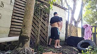 Mi marido me dejó sola con el albañil para un presupuesto...