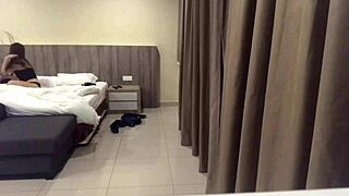 숨겨진 카메라가 바람피는 틴더 걸이 나 세게 타는 거 잡아