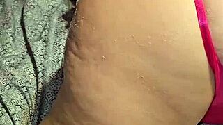 Remeg a puncija attól a nagy fasztól? MILF dugást akar