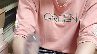 Shemale Ting Xuan Blowjob Dildo