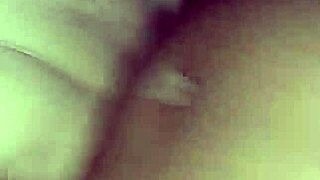 לטינה חמה לוקחת זין שחור גדול מחבר