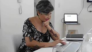 Hora ringer älskare innan mannen kommer?