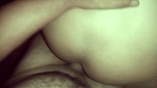 Kız Arkadaş ve Çift Arkadaşla Mastürbasyon Yapıyor