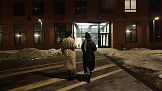 Доминирам сладката си съседка със страпон всяка нощ!