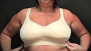 mature chubby woman bounces huge saggy tits