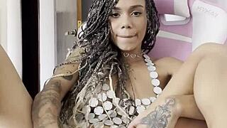 This Latina princess loves cumming with a toy deep in her pussy! 😍