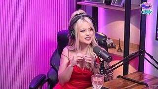 she moaned so loud for those two hot babes in california 😍