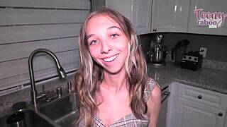 Breezy Bri Seth'ten içe boşalma alıyor