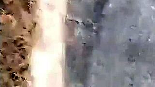 중국 캠걸, 두 농부 유혹해 스타킹 3P 액션. 아직 솔로 플레이 더 원해!