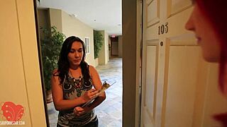 Big boobed Siri bangs tiny 18+ lesbian Sinn Sage