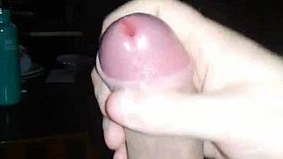 Jerking off to tranny porn