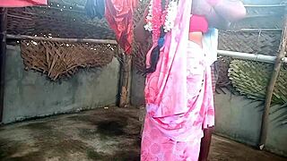 Indian Aunty in Saree Fucks Young Boy