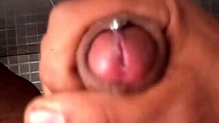 i cummin from this hand job