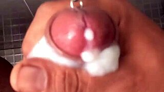 i cummin from this hand job