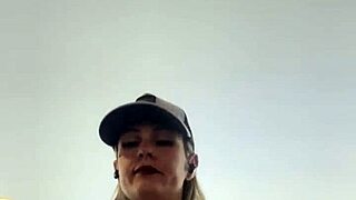 Sweaty Pussy at Times Square Gym Workout