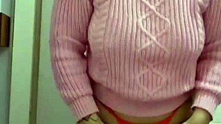 Exhibitionist Flashes Her Big Pussy Online for Pepeka