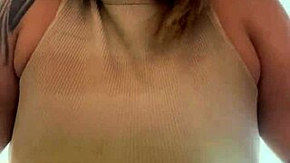 Sweaty Pussy at Times Square Gym Workout