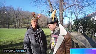 Påskehare-slutene Katy og Mia får fitta stoppet i tabu egg-jakt