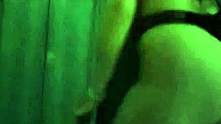 gostosa bunduda halloween in lingerie