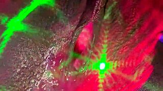 Ebony-jente tigger om cum inni under POV