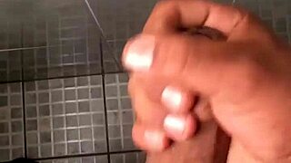 i cummin from this hand job